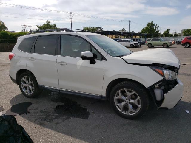 JF2SJAWC0JH582540 - 2018 SUBARU FORESTER 2.5I TOURING WHITE photo 4