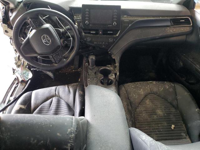 4T1G11AKXNU713419 - 2022 TOYOTA CAMRY SE Gümüş foto 8