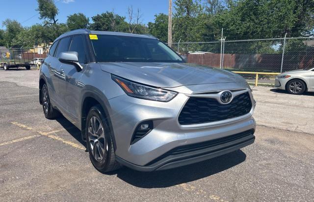 5TDGZRAH2LS509392 - 2020 TOYOTA HIGHLANDER XLE 银色 照片 1