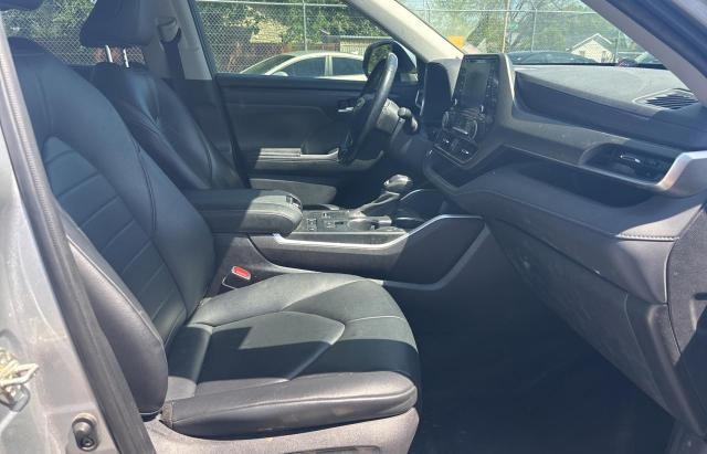 5TDGZRAH2LS509392 - 2020 TOYOTA HIGHLANDER XLE 银色 照片 5