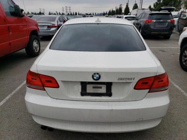 WBAWV13599P121409 - 2009 BMW 328 I SULEV WHITE photo 6