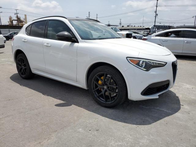 ZASPAKBN1M7D18827 - 2021 ALFA ROMEO STELVIO TI WHITE photo 4