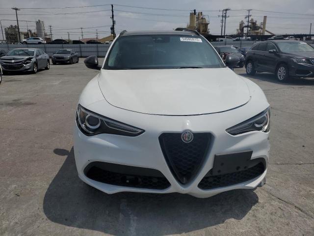 ZASPAKBN1M7D18827 - 2021 ALFA ROMEO STELVIO TI WHITE photo 5