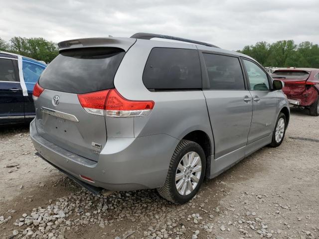 5TDYK3DC5BS142900 - 2011 TOYOTA SIENNA XLE Gümüş fotoğraf 3