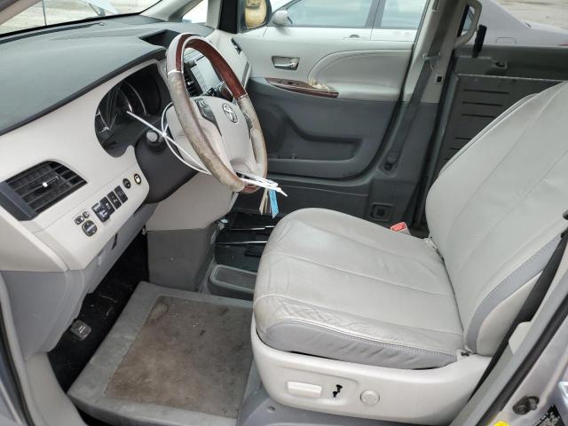 5TDYK3DC5BS142900 - 2011 TOYOTA SIENNA XLE Gümüş fotoğraf 7