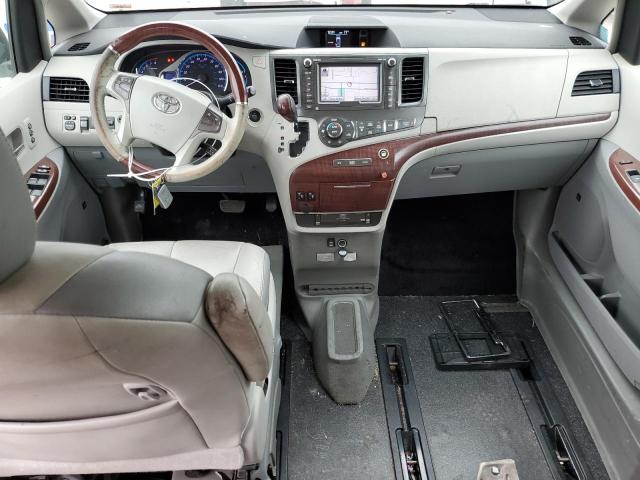 5TDYK3DC5BS142900 - 2011 TOYOTA SIENNA XLE Gümüş fotoğraf 8