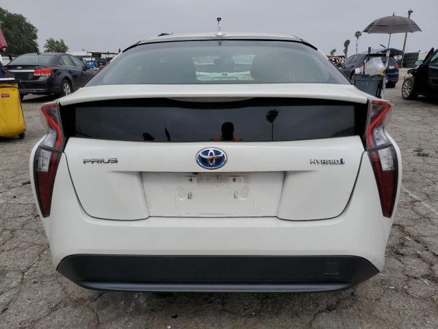 JTDKBRFU6J3082639 - 2018 TOYOTA PRIUS WHITE photo 6