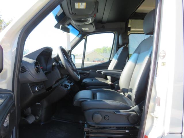 W1W4EBVYXKT017682 - 2019 MERCEDES-BENZ SPRINTER 2500 Braun Foto 9