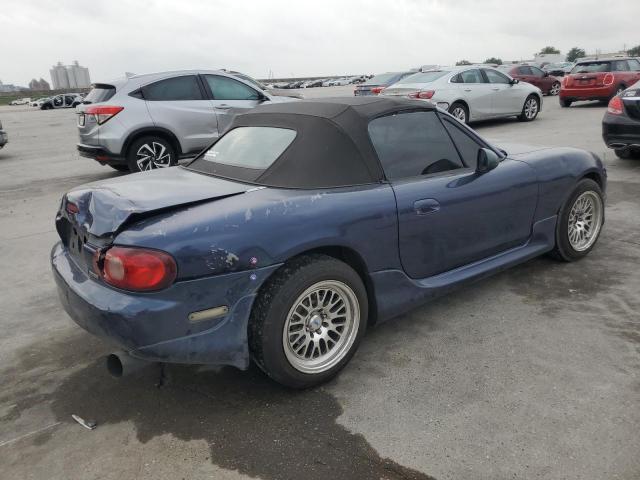 JM1NB353720232005 - 2002 MAZDA MX-5 MIATA BASE BLUE photo 3