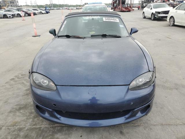 JM1NB353720232005 - 2002 MAZDA MX-5 MIATA BASE BLUE photo 5
