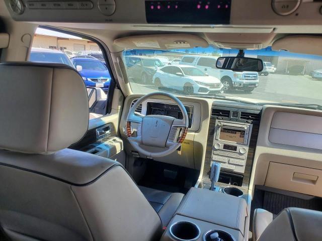 5LMFU28598LJ01521 - 2008 LINCOLN NAVIGATOR 白色 照片 9