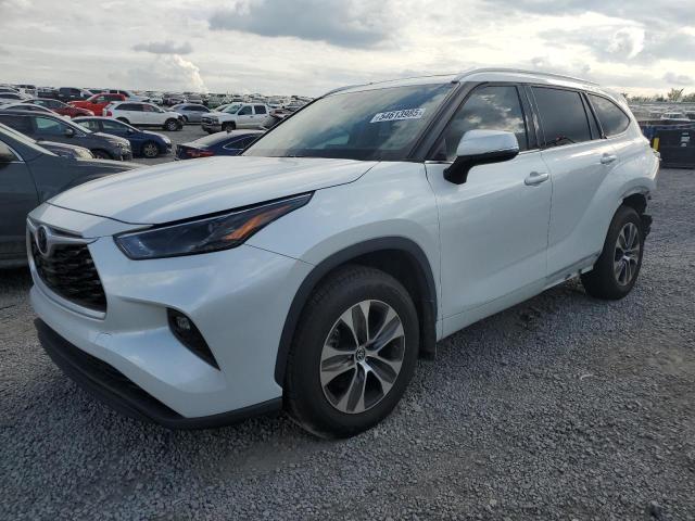 5TDGZRBH4NS197657 - 2022 TOYOTA HIGHLANDER XLE WHITE photo 1
