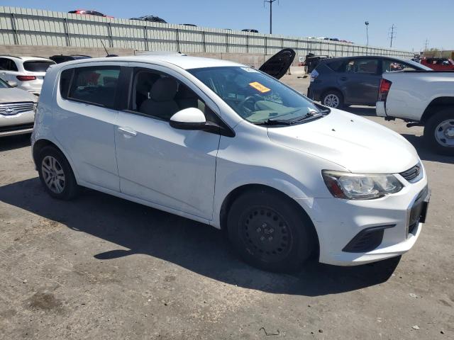 1G1JG6SH8H4175194 - 2017 CHEVROLET SONIC WHITE photo 4