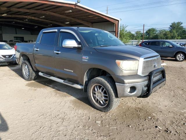 5TFEY5F13BX104116 - 2011 TOYOTA TUNDRA CREWMAX SR5 BROWN photo 4