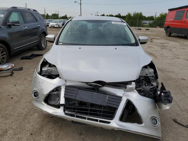 1FAHP3H24CL387943 - 2012 FORD FOCUS SEL SILVER photo 5