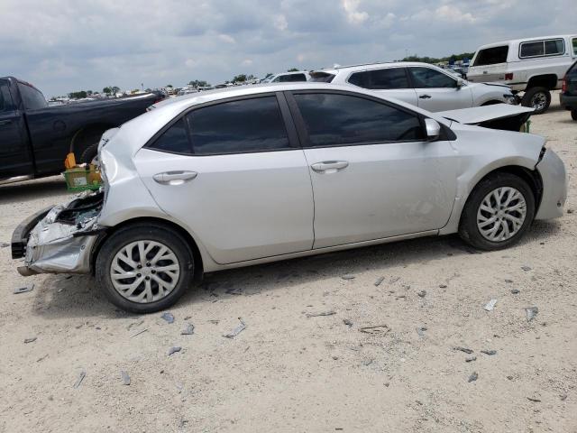 5YFBURHE1JP791650 - 2018 TOYOTA COROLLA L SILVER photo 3