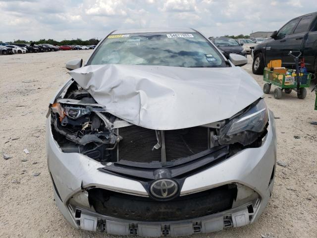 5YFBURHE1JP791650 - 2018 TOYOTA COROLLA L SILVER photo 5