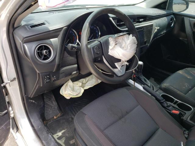 5YFBURHE1JP791650 - 2018 TOYOTA COROLLA L SILVER photo 8