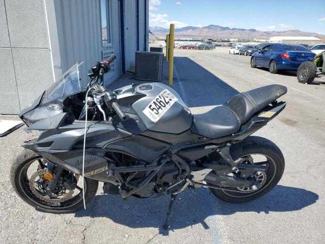 ML5EXER1XRDAC4184 - 2024 KAWASAKI EX650 R GRAY photo 3