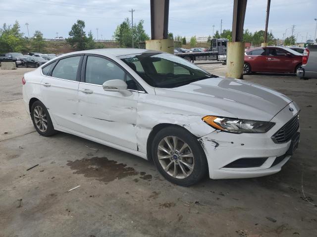 3FA6P0HD0HR173628 - 2017 FORD FUSION SE WHITE photo 4