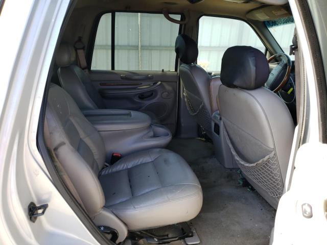 5LMPU28L8WLJ45767 - 1998 LINCOLN NAVIGATOR ვერცხლისფერი ფოტო 11