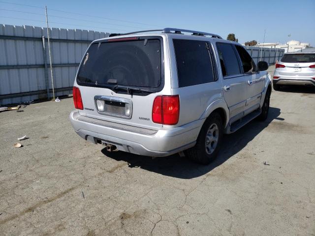 5LMPU28L8WLJ45767 - 1998 LINCOLN NAVIGATOR ვერცხლისფერი ფოტო 3