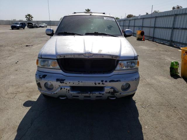 5LMPU28L8WLJ45767 - 1998 LINCOLN NAVIGATOR ვერცხლისფერი ფოტო 5