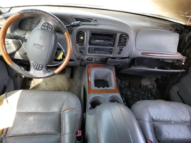 5LMPU28L8WLJ45767 - 1998 LINCOLN NAVIGATOR ვერცხლისფერი ფოტო 8