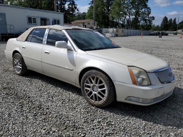 1G6KD57YX8U168712 - 2008 CADILLAC DTS WHITE photo 4