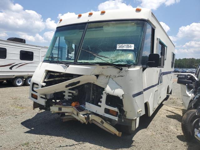 1GBJP37N8R3302056 - 1994 PASSPORT TRAVELTRLR WHITE photo 2