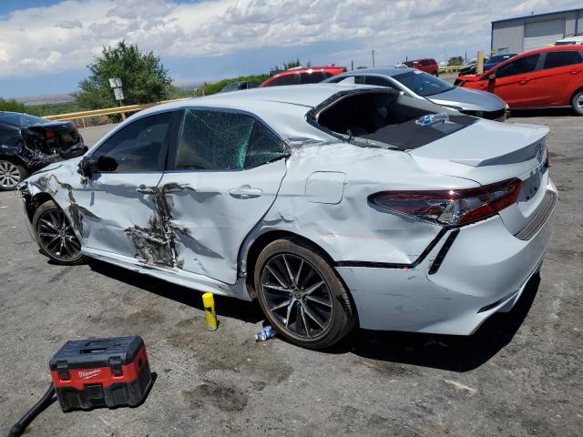 4T1T11AK1PU137012 - 2023 TOYOTA CAMRY SE NIGHT SHADE WHITE photo 2
