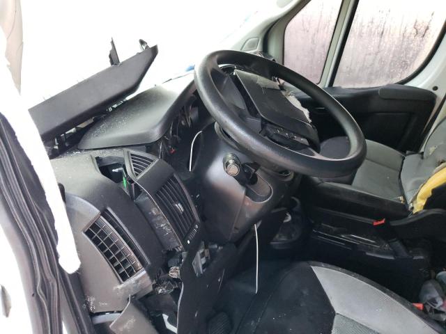 3C6TRVDG1JE103493 - 2018 RAM PROMASTER 2500 HIGH Weiß Foto 8