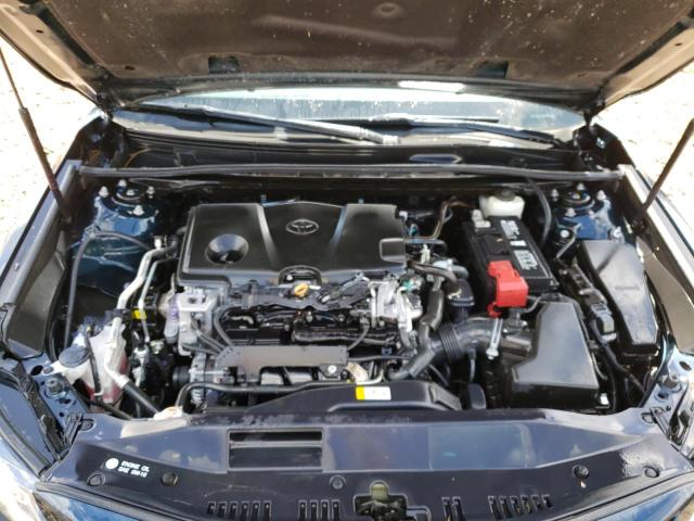 4T1B11HK6JU595363 - 2018 TOYOTA CAMRY L BLUE photo 11