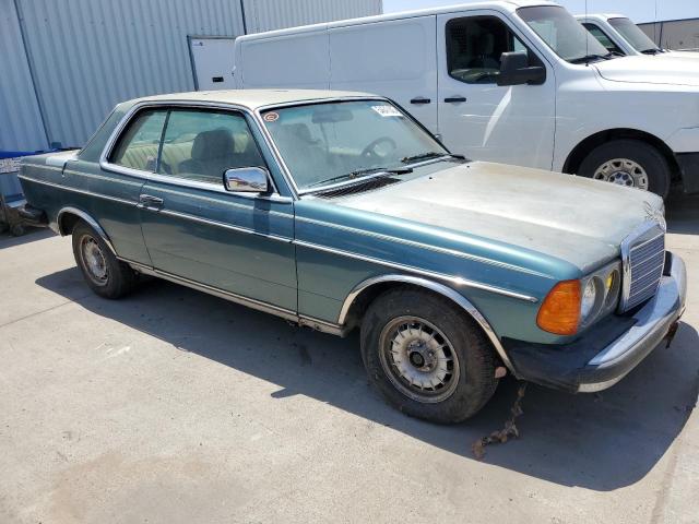 WDBAB53A3FA239558 - 1985 MERCEDES-BENZ 300 CDT GREEN photo 4