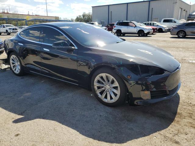 5YJSA1E16HF189070 - 2017 TESLA MODEL S შავი ფოტო 4