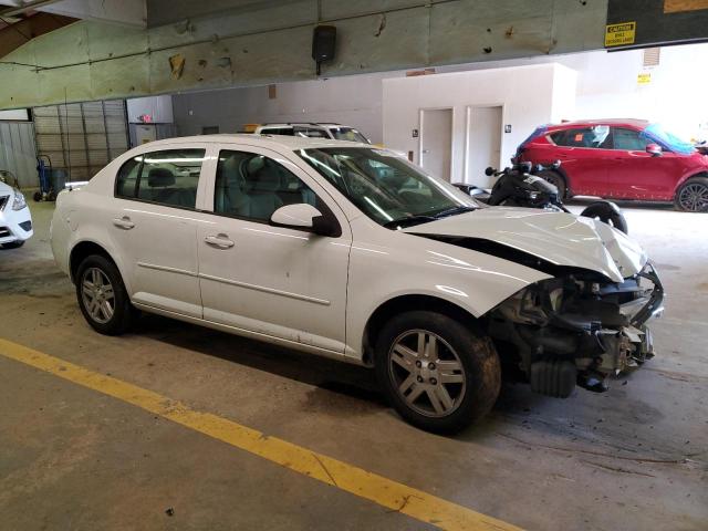 1G1AL52F557505646 - 2005 CHEVROLET COBALT LS WHITE photo 4