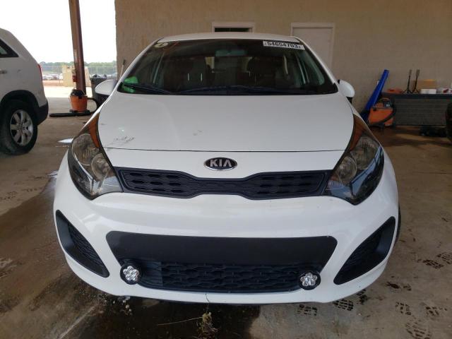 KNADM5A35F6494158 - 2015 KIA RIO LX WHITE photo 5