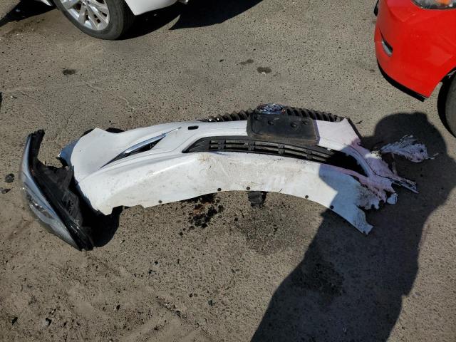 LRBFX1SA1JD006965 - 2018 BUICK ENVISION ESSENCE WHITE photo 12