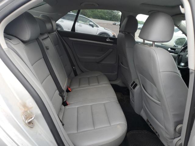 3VWRJ71KX8M175570 - 2008 VOLKSWAGEN JETTA WOLFSBURG 银色 照片 10