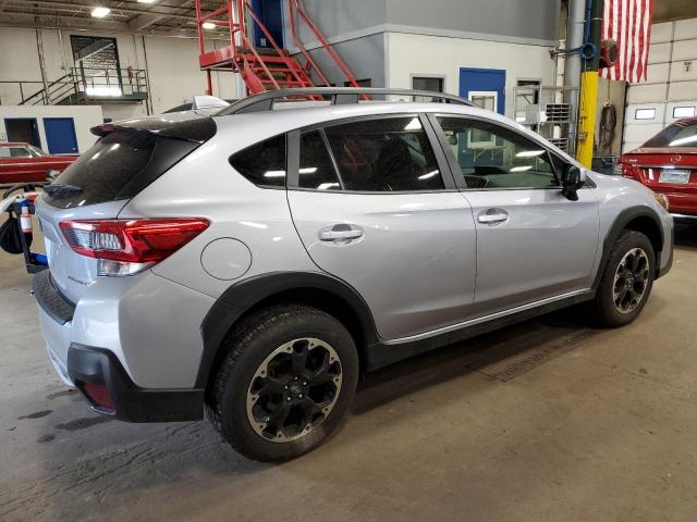 JF2GTAPC1N8280775 - 2022 SUBARU CROSSTREK PREMIUM SILVER photo 3