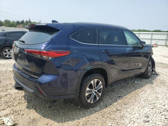 5TDGZRBH6NS247507 - 2022 TOYOTA HIGHLANDER XLE BLUE photo 3