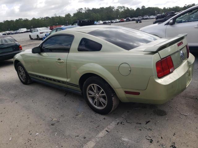 1ZVFT80N655233335 - 2005 FORD MUSTANG GREEN photo 2