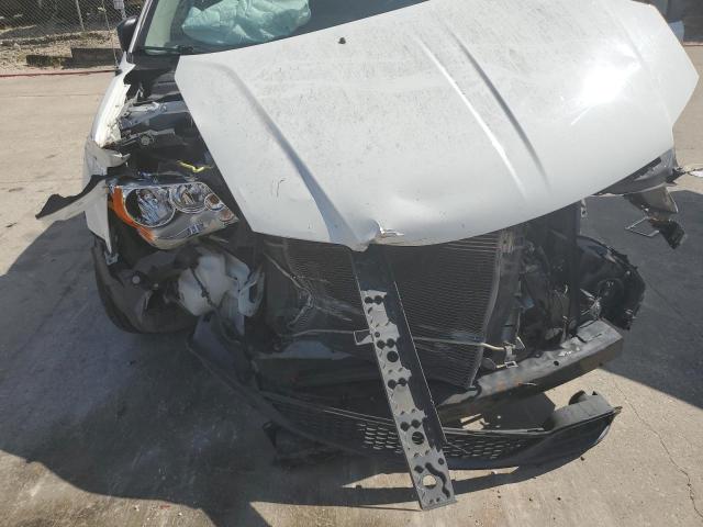 2C4RDGBGXCR359980 - 2012 DODGE GRAND CARA SE WHITE photo 12