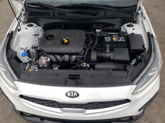 3KPF24AD3ME372166 - 2021 KIA FORTE FE WHITE photo 11