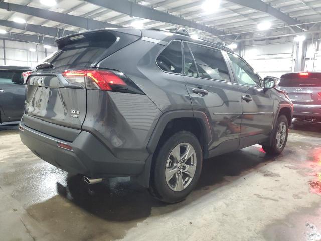 2T3P1RFV2PW407732 - 2023 TOYOTA RAV4 XLE Сұр фото 3