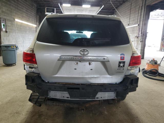 5TDBK3EH9CS114616 - 2012 TOYOTA HIGHLANDER BASE Серый фото 6