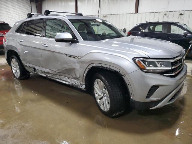 1V26C2CA6LC204465 - 2020 VOLKSWAGEN ATLAS CROS SE SILVER photo 4