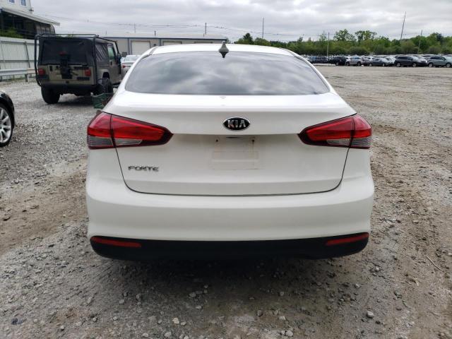 3KPFK4A7XHE070034 - 2017 KIA FORTE LX WHITE photo 6