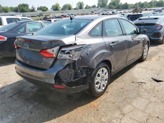 1FAHP3F21CL272137 - 2012 FORD FOCUS SE GRAY photo 3