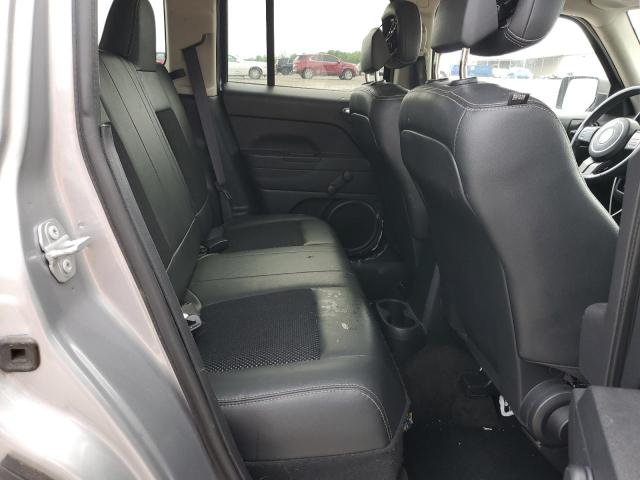 1C4NJPBA8HD166899 - 2017 JEEP PATRIOT SPORT SILVER photo 11